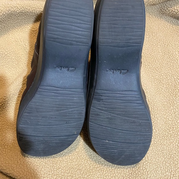 Clark’s ankle boots. Worn but have a lot more life to them - Picture 2 of 5